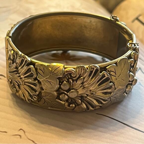 Vintage Art Nouveau Silver Leaves Wide Floral Bangle Bracelet - Picture 1 of 8
